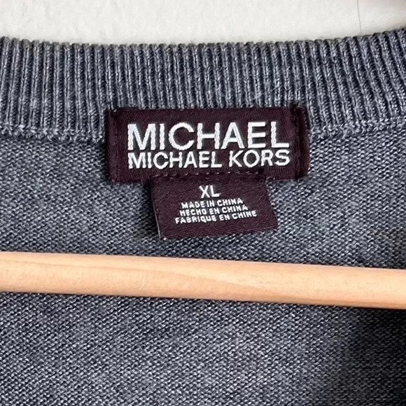 Michael Kors V-Neck Sweater Size XL - Picture 9 of 9